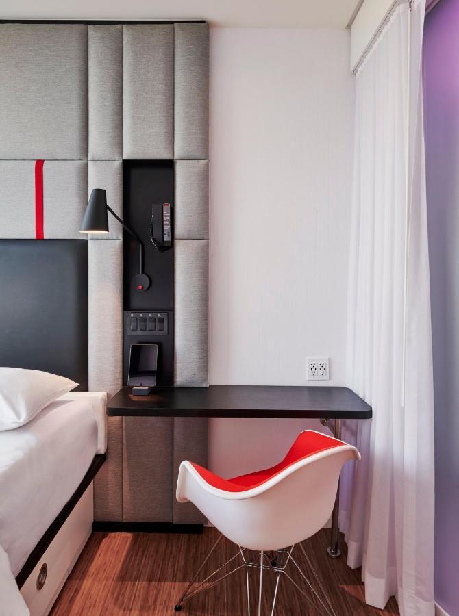 Отель Citizenm Miami Worldcenter Экстерьер фото